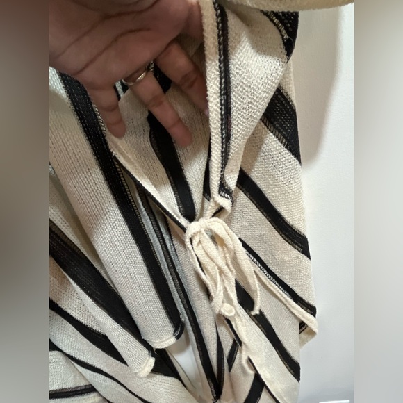 Torrid Ivory & Black Stripe Ruana cardigan - Picture 11 of 11
